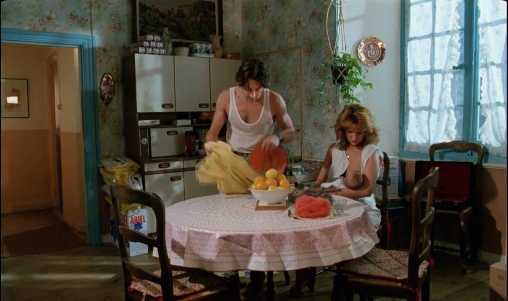 Кадр из фильма 37,2º утром / 37°2 le matin (1986)