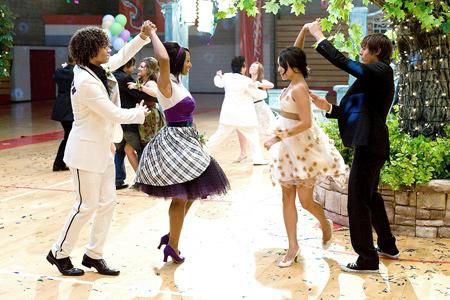 Кадр из фильма Классный мюзикл: выпускной / High School Musical 3: Senior Year (2008)