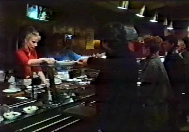 Кадр из фильма Американская жена / La sposa americana (1986)