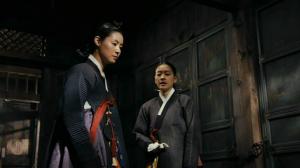 Кадры из фильма Дворцовые тени / Goongnyeo (2007)