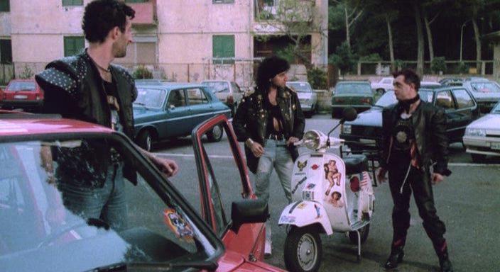 Кадр из фильма Столичное животное / Animali metropolitani (1987)