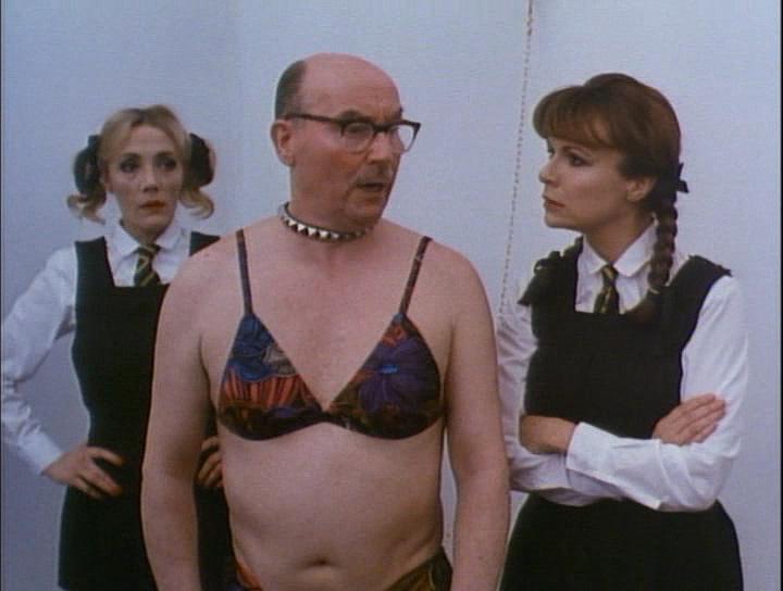 Кадр из фильма Интимные услуги / Personal Services (1987)