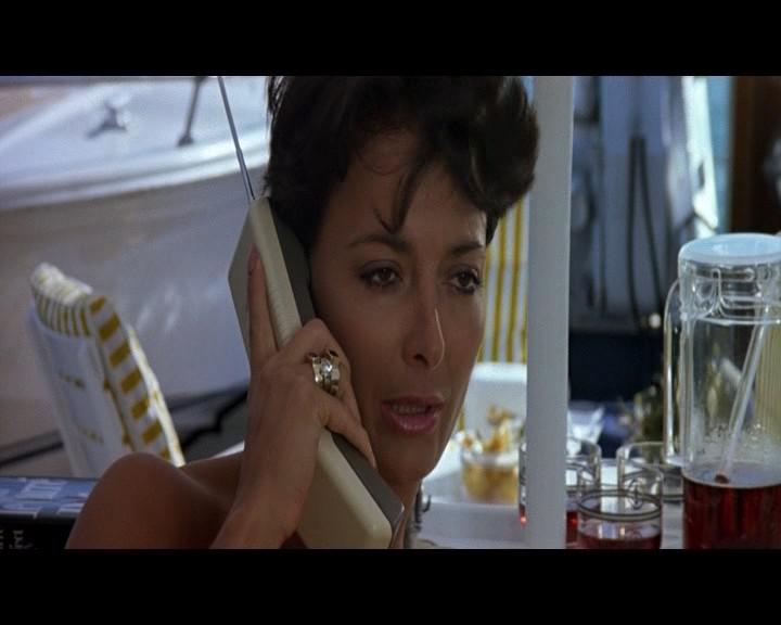 Кадр из фильма Джеймс Бонд - 007 : Искры из глаз / The Living Daylights (1987)