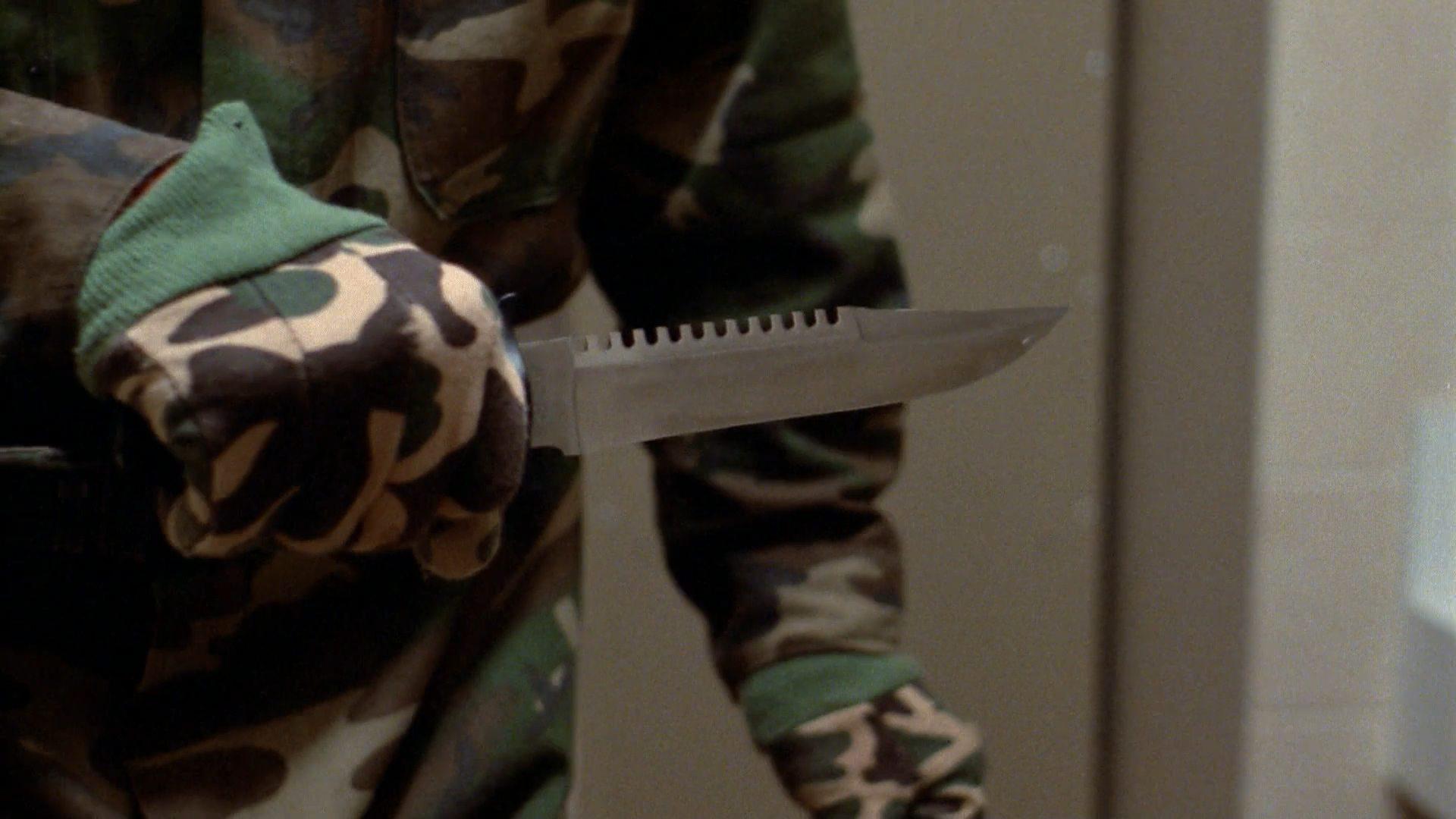 Кадр из фильма Полицейский-убийца / The Majorettes (1987)