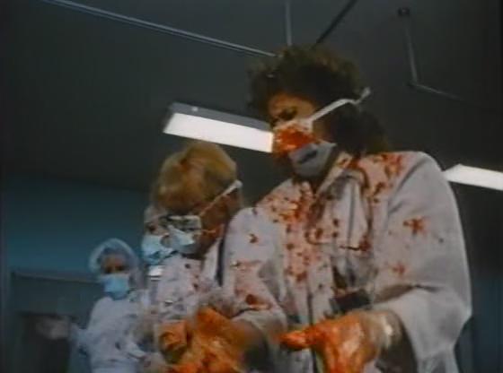 Кадр из фильма Голубая обезьяна / Blue monkey (1987)