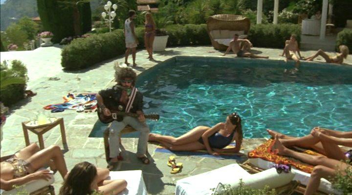 Кадр из фильма У богатых свои привычки / Roba da ricchi (1987)