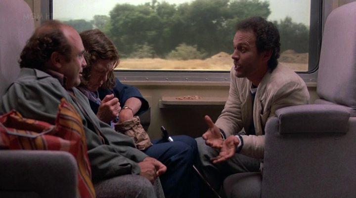 Кадр из фильма Сбрось маму с поезда / Throw Momma from the Train (1987)