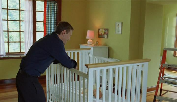 Кадр из фильма Младенец / First Born (2007)