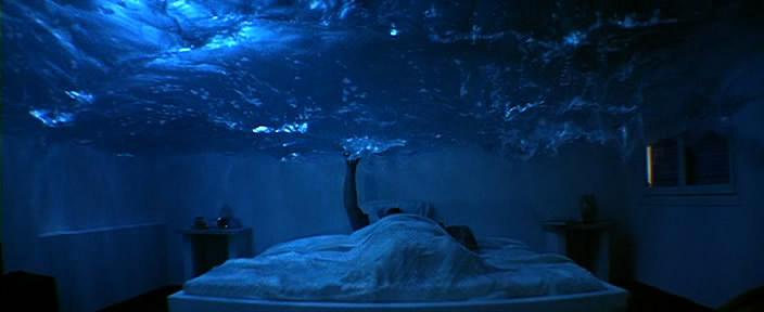 Кадр из фильма Голубая бездна / Le grand bleu (1988)