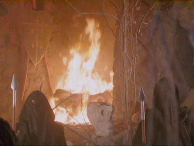 Кадр из фильма Страшный лес / Veerana (1988)