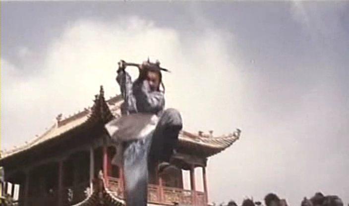 Кадр из фильма Боец с Жёлтой реки / Huang he da xia (1988)
