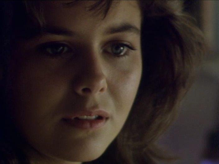 Кадр из фильма Разрушенный / Tumbledown (1988)