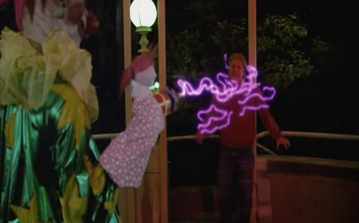 Кадр из фильма Клоуны-убийцы из космоса / Killer Klowns from Outer Space (1988)