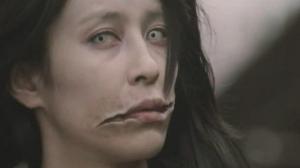 Кадры из фильма Женщина с разрезанным ртом / Kuchisake-onna (2007)