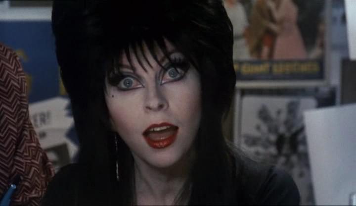 Кадр из фильма Эльвира: Повелительница тьмы / Elvira, Mistress of the Dark (1988)