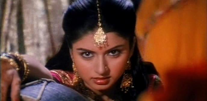 Кадр из фильма Я полюбил / Maine Pyar Kiya (1989)