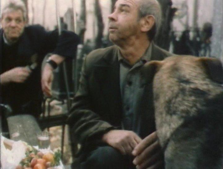 Кадр из фильма Смиренное кладбище (1989)