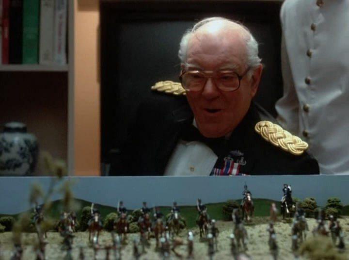 Кадр из фильма Коломбо: Большие маневры / Columbo: Grand Deceptions (1989)