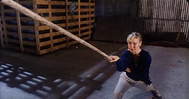 Кадр из фильма Над законом 2: Ярость блондинки / Shi jie da shai (1989)