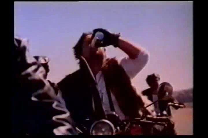 Кадр из фильма Легкие колеса / Easy Wheels (1989)