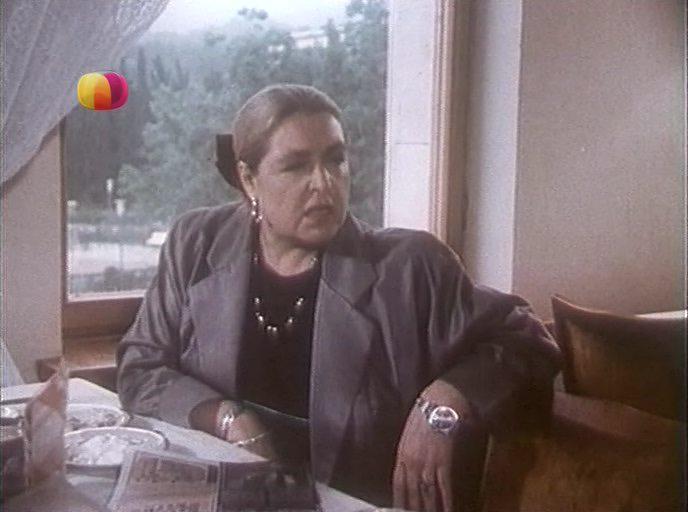 Кадр из фильма Любовь с привилегиями (1989)