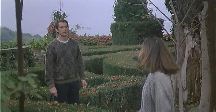 Кадр из фильма Заколдованный дом / La casa del sortilegio (1989)