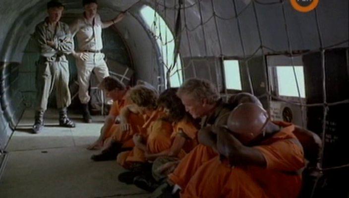 Кадр из фильма Заключенные на острове Рай / Caged in Paradiso (1990)