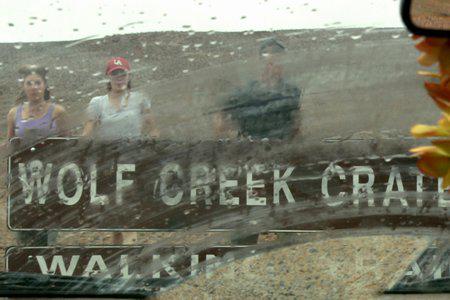 Кадр из фильма Волчья яма / Wolf Creek (2006)