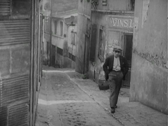 Кадр из фильма Менильмонтан / Ménilmontant (1926)