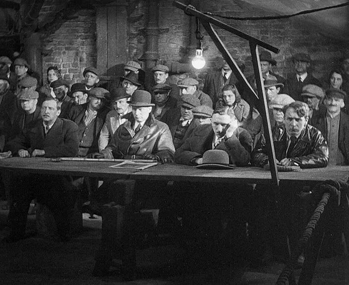 Кадр из фильма М убийца / M - Eine Stadt sucht einen Mörder (1931)