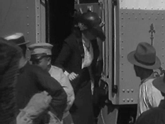 Кадр из фильма Шанхайский экспресс / Shanghai Express (1932)