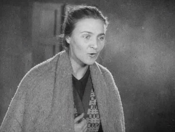 Кадр из фильма Одна (1931)