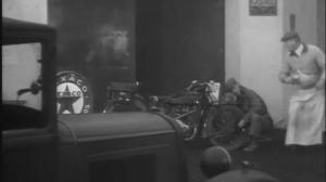 Кадры из фильма Ночь на перекрестке / La nuit du carrefour (1932)