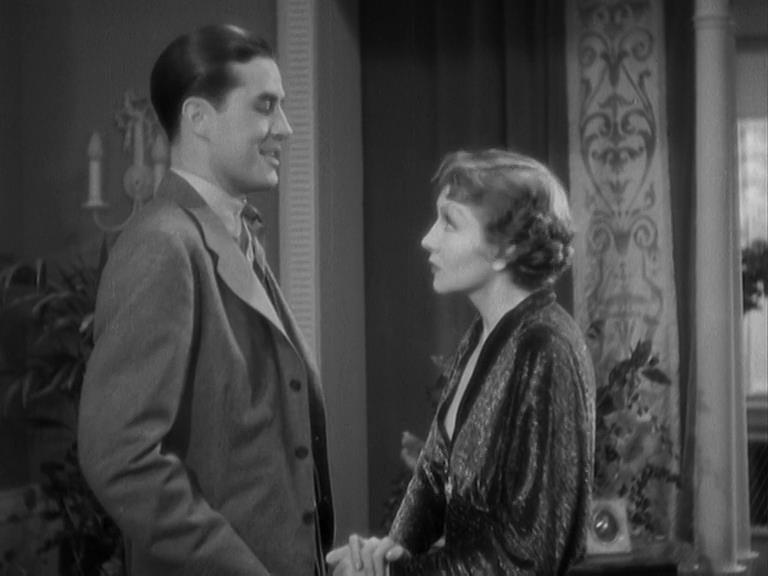 Кадр из фильма Золотая Лили / The Gilded Lily (1935)