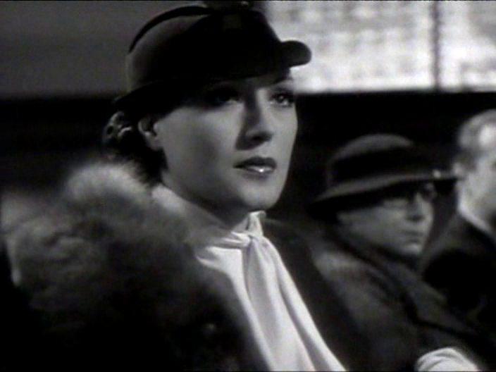 Кадр из фильма Женщина с первой полосы / Front Page Woman (1935)