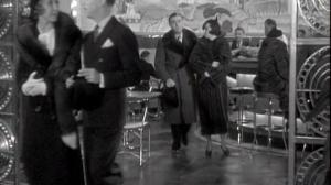 Кадры из фильма Несостоявшееся свидание / Break of Hearts (1935)