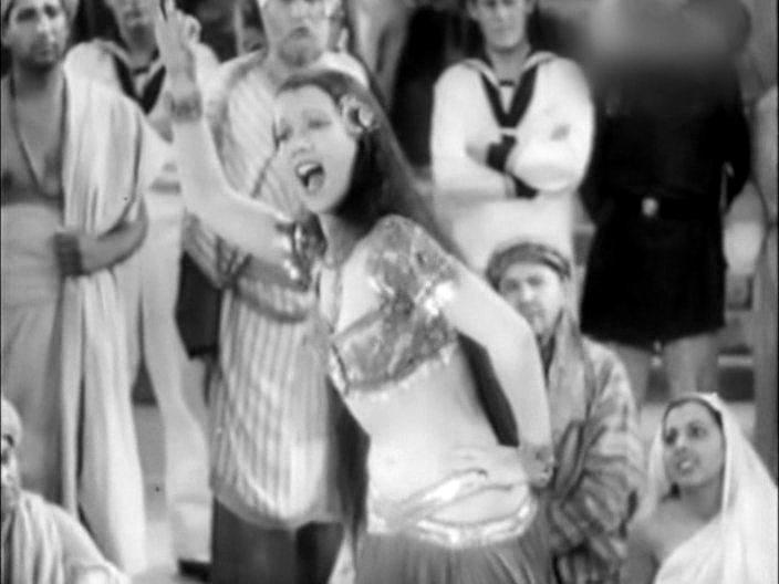 Кадр из фильма Я слишком много мечтаю / I Dream Too Much (1935)