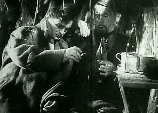 Кадр из фильма Додек на фронте / Dodek na froncie (1936)