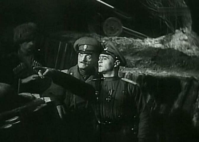 Кадр из фильма Додек на фронте / Dodek na froncie (1936)