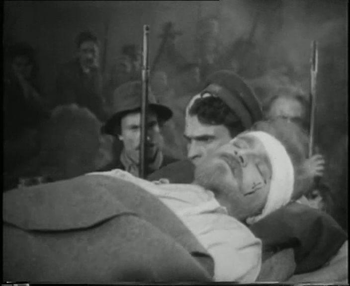 Кадр из фильма Зори Парижа (1936)