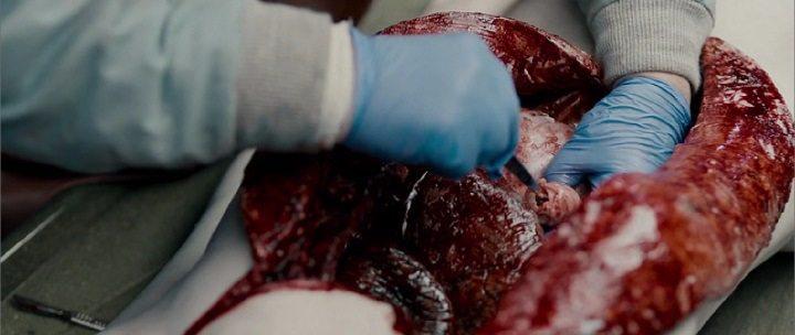 Кадр из фильма Демон внутри / The Autopsy of Jane Doe (2016)
