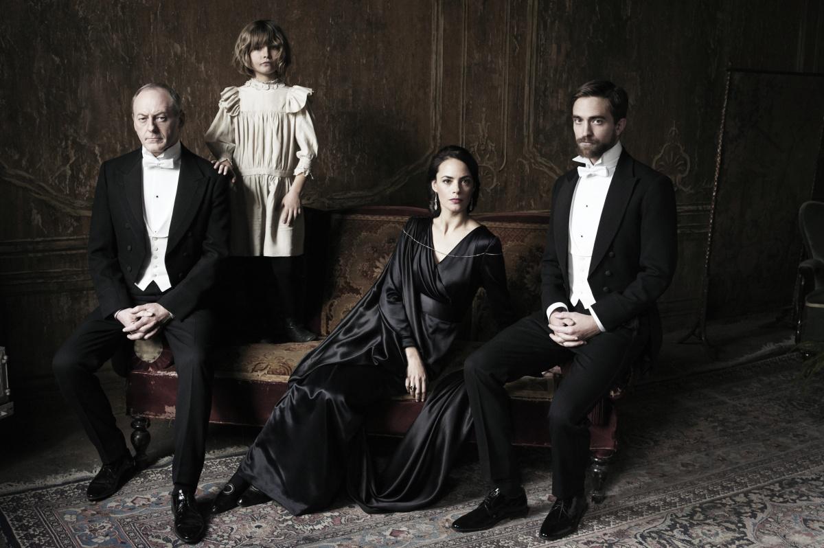 Кадр из фильма Детство лидера / The Childhood of a Leader (2016)