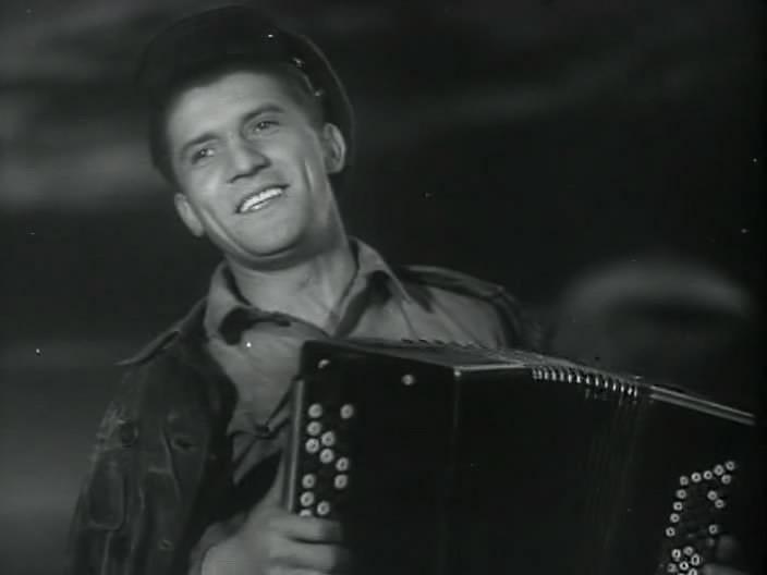 Кадр из фильма Трактористы (1939)