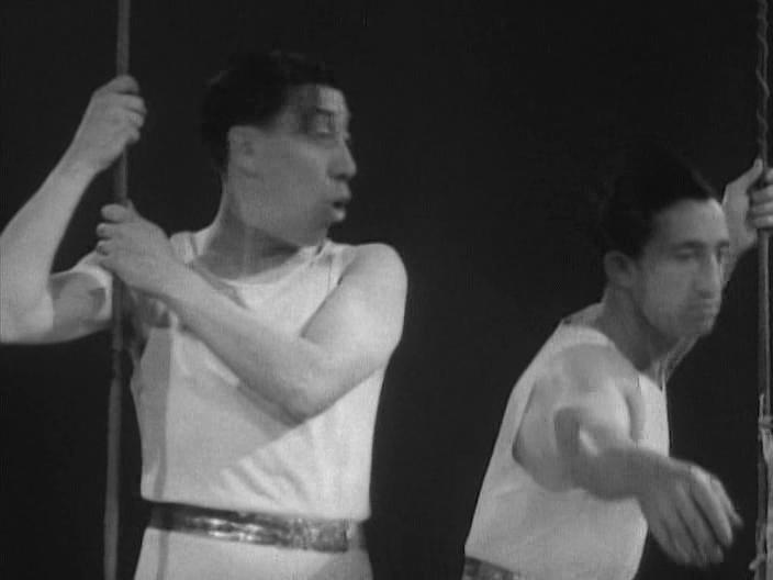 Кадр из фильма Акробат / L'acrobate (1941)
