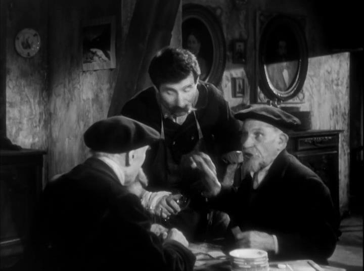 Кадр из фильма Убийство Деда Мороза / L'assassinat du Pere Noel (1941)