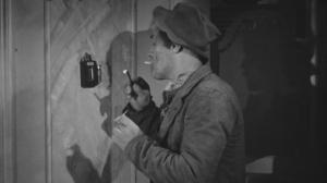 Кадры из фильма Убийца живет в доме... №21 / L'assassin habite... au 21 (1942)