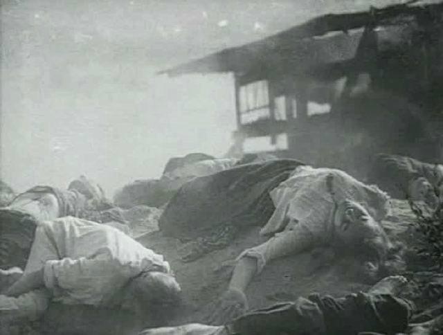 Кадр из фильма Секретарь райкома (1942)