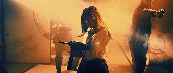 Кадр из фильма Сэйлор-фуку и пулемёт / Seirâ fuku to kikanjuu: Sotsugyou (2016)
