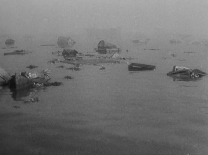 Кадр из фильма Спасательная шлюпка / Lifeboat (1944)