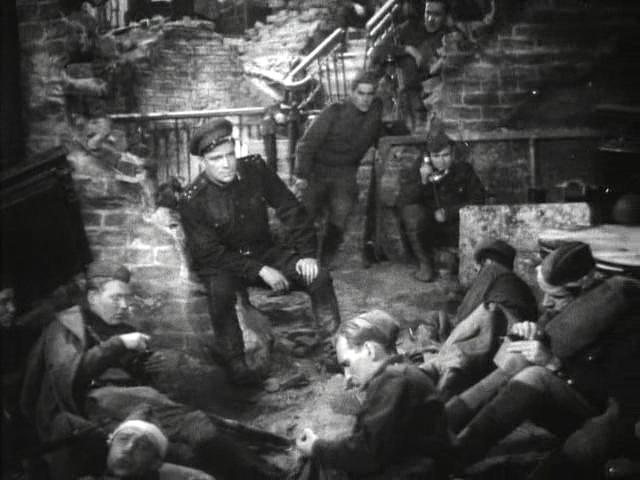 Кадр из фильма Дни и ночи (1944)